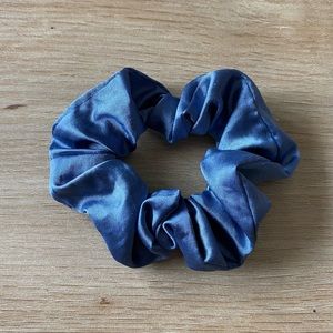 ‼️ANDI Satin Scrunchie‼️